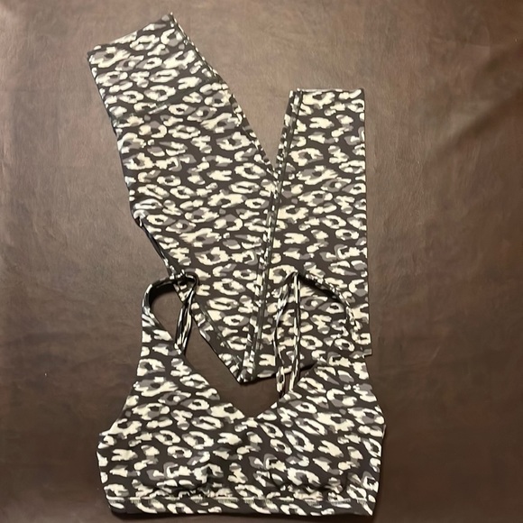 Offline by Aerie set - Picture 1 of 4